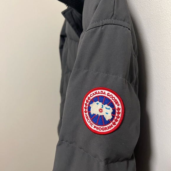 Canada Goose Men’s Woolford Graphite Size Medium - Picture 6 of 9